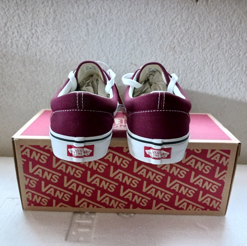 Vans - Picture 3 of 4
